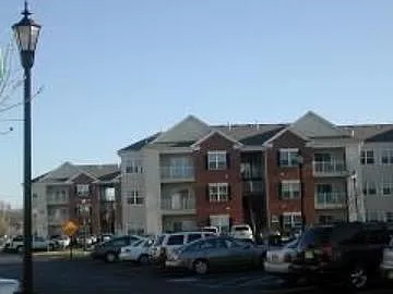 Condos - 737 Lucy Ct