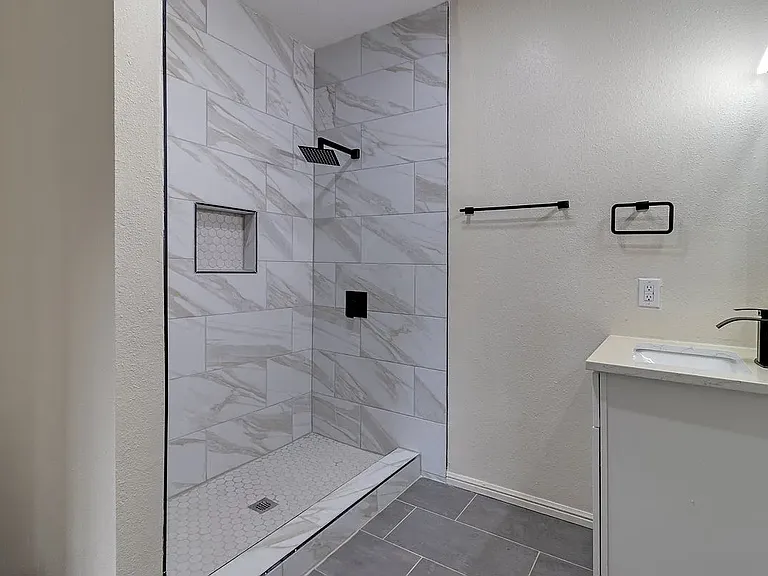 3838 Peoria Ave #B — Photo 3