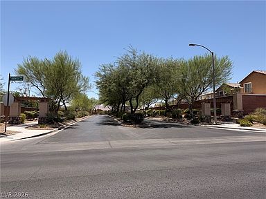 7427 Calzado Dr, Las Vegas, NV 89178, photo 3
