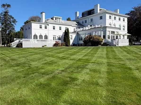 519 Bellevue Ave #1W, Newport, RI 02840