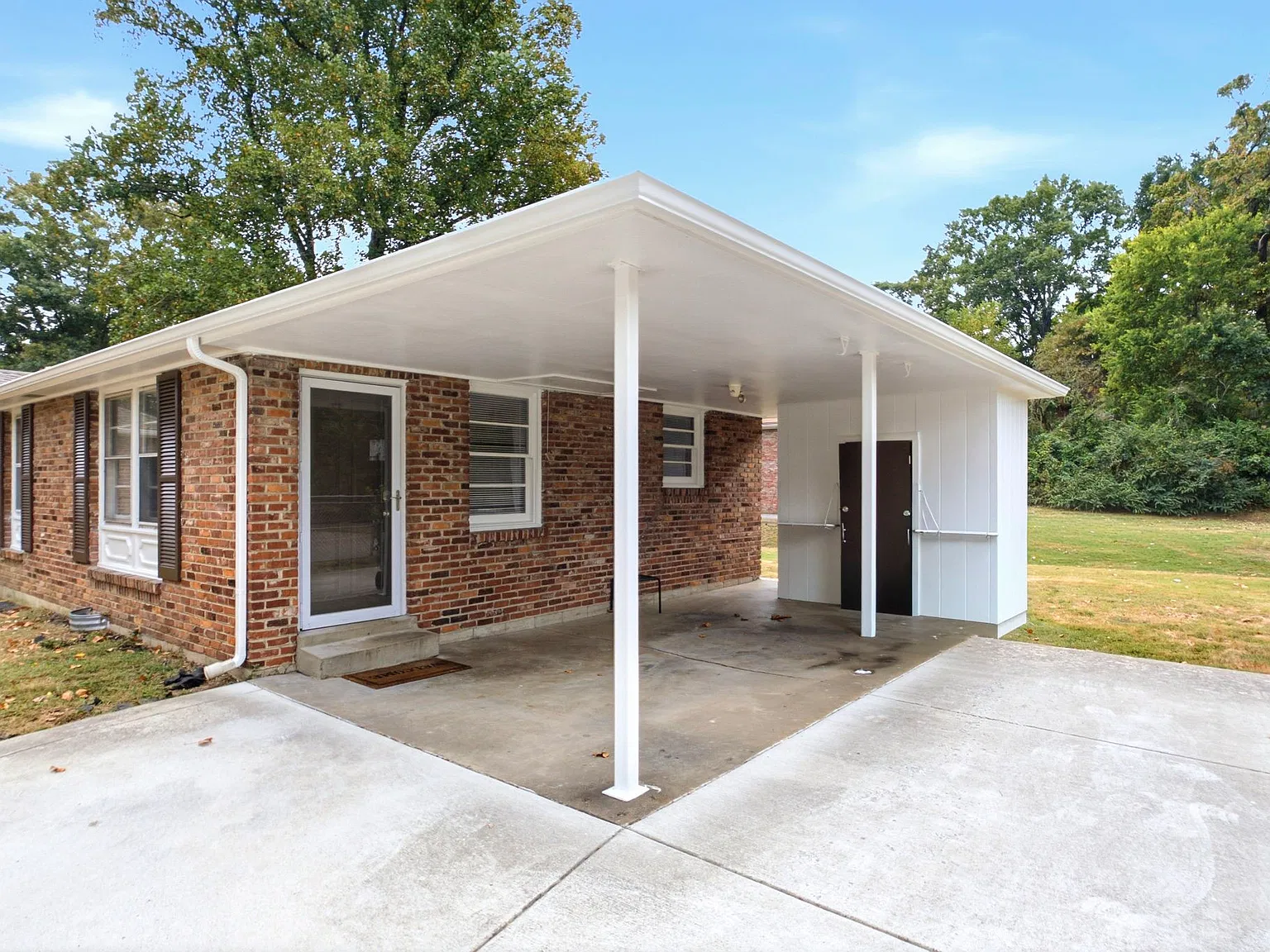 2 bed, 1.0 bath, 833 sqft, $1,750 — Photo 3