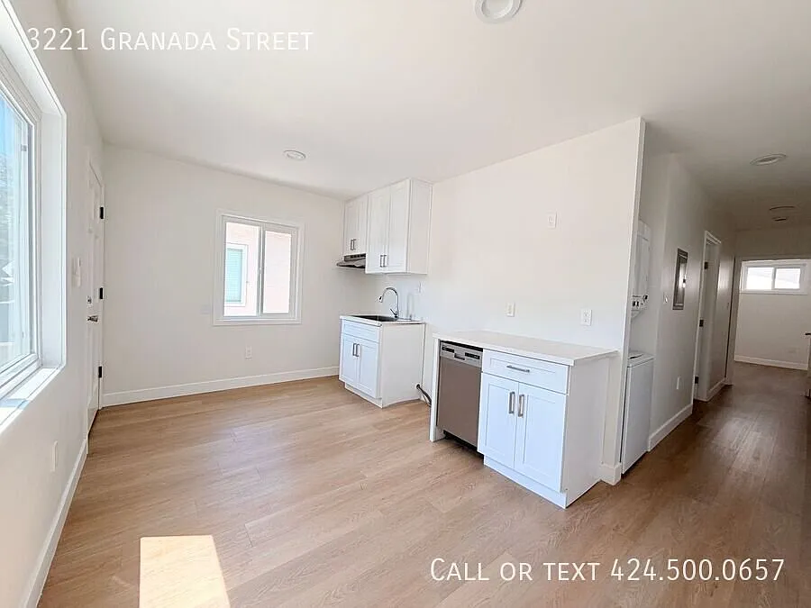 3221 Granada St