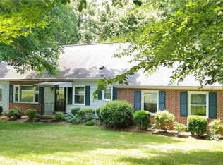 4226 Shattalon Dr, Winston Salem, NC 27106