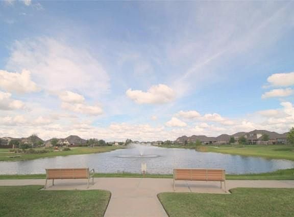 4th image of 9822 Willow Crown Ln