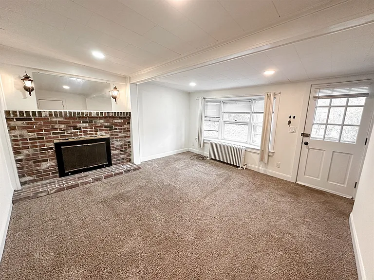6 Laurel St #3 — Photo 3