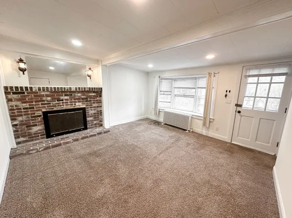 6 Laurel St #3, West Boylston, MA 01583