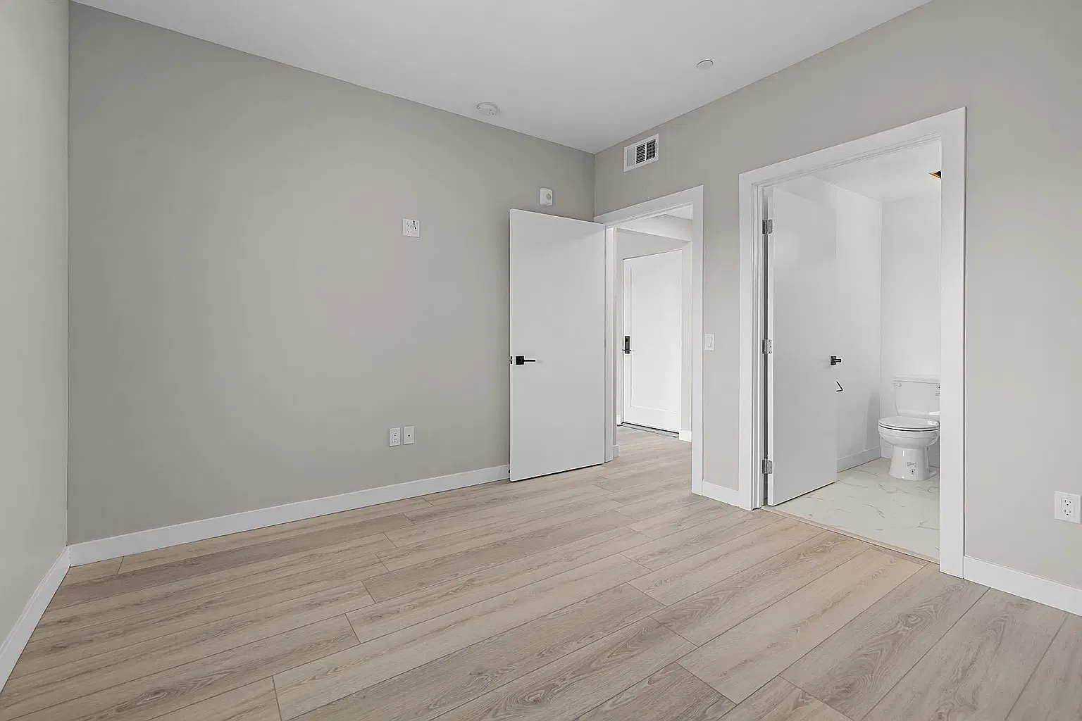 12714 S Figueroa St — Photo 3