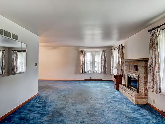 4th image of 601 Blue Bonnet Dr
