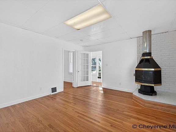 4th image of 506 E 7th St