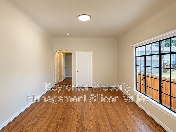 4th image of 222 N 3rd St APT 4
