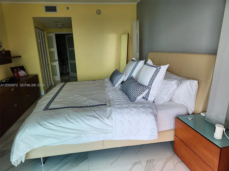 325 Biscayne Blvd #2523 — Photo 14