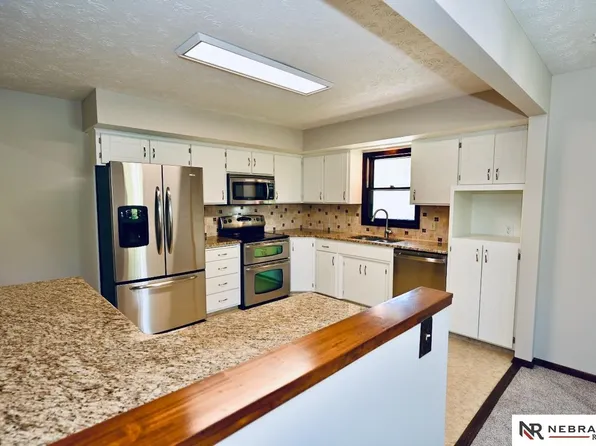 12816 S 38th St, Bellevue, NE 68123