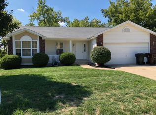 15 Fairfax Dr, Saint Peters, MO 63376