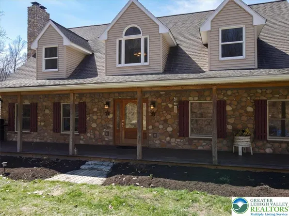 120 Benfield Rd, Macungie, PA 18062