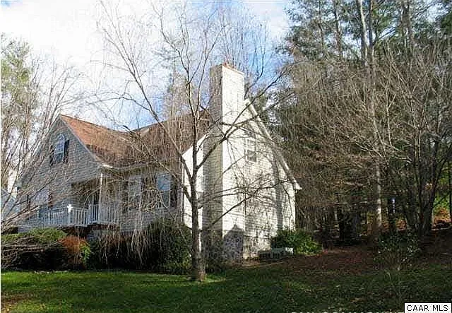 241 Blackthorn Ln — Photo 2