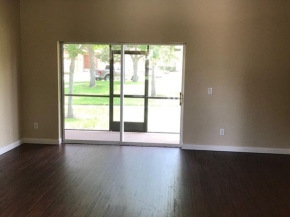 4th image of 1611 Retreat View Cir