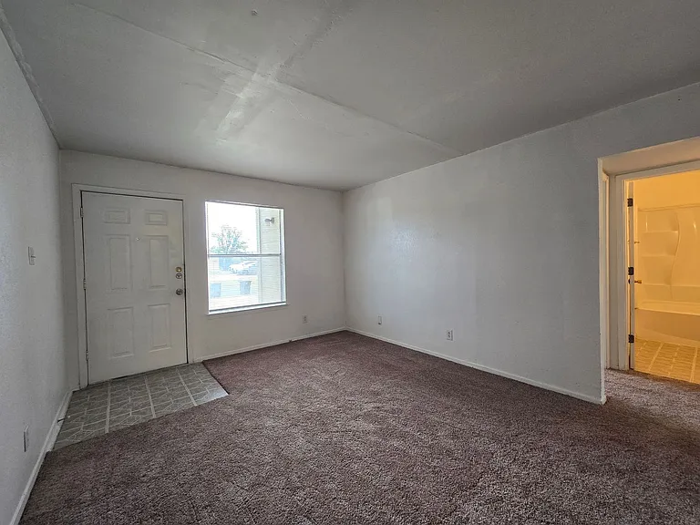 1305 Quail Cir #A — Photo 5