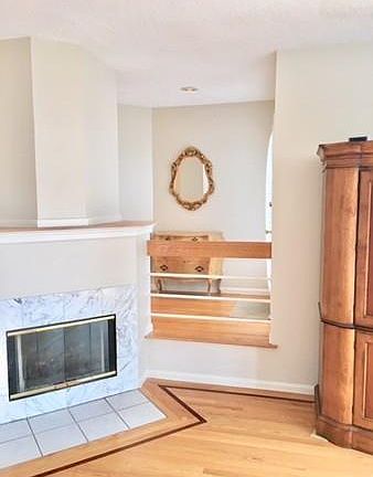 4th image of 28 Humphrey St #3A
