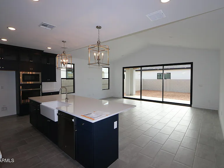 1063 E Zion Way — Photo 12