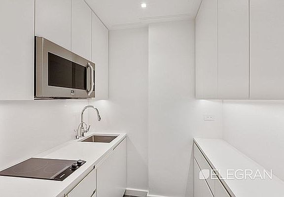 4th image of 35 E 76th St #815
