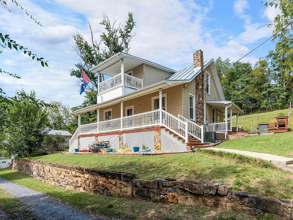 1st image of 21 Simmons Dr