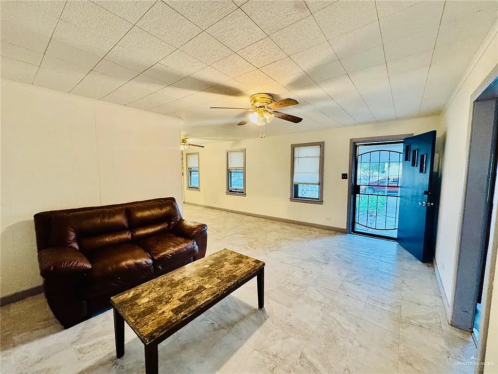 3 bed, 2.0 bath, 1292 sqft, $1,275 — Photo 4