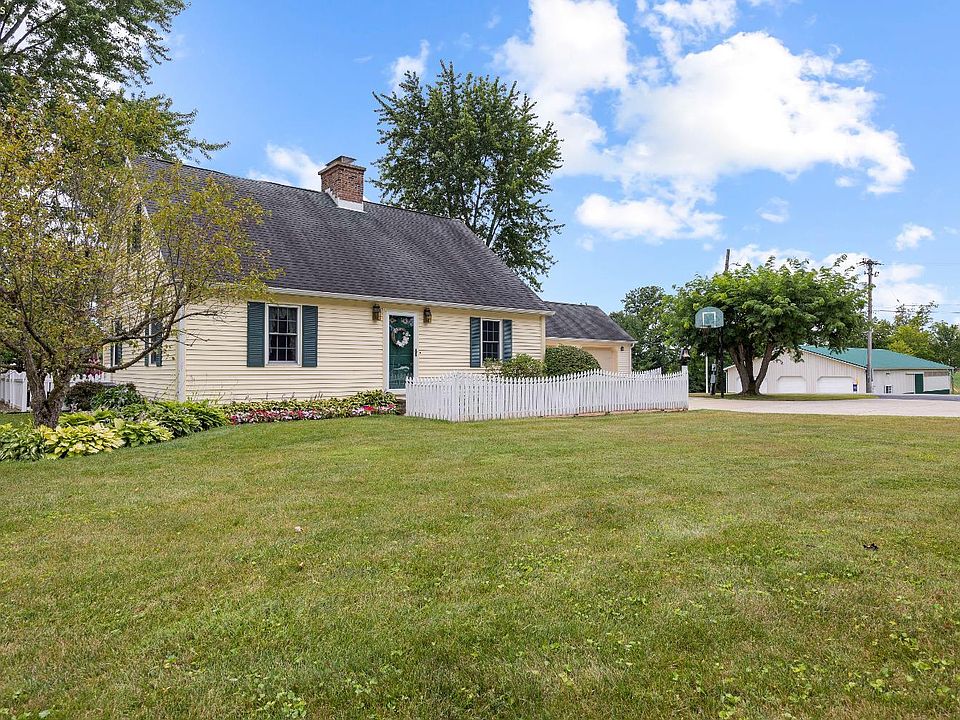 1st image of 12 Countryside Dr