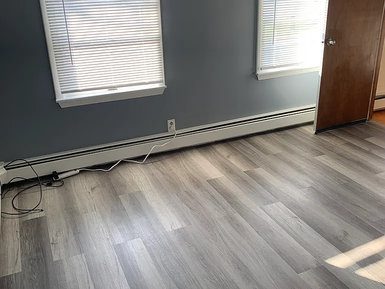 72 N Broadway Front — Photo 9