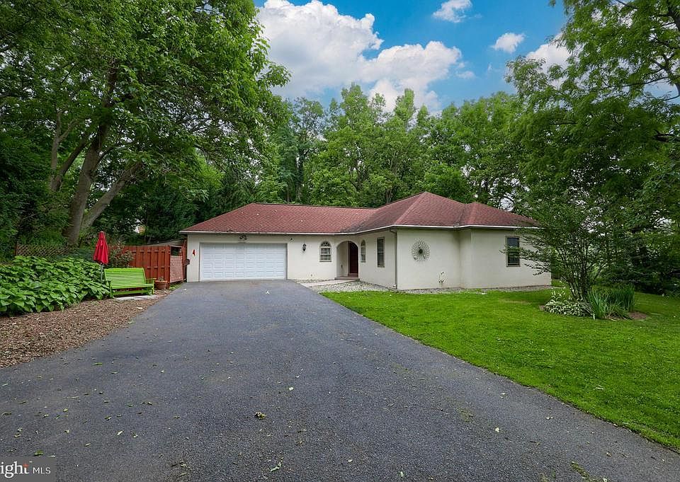 1st image of 30 Willis Ln