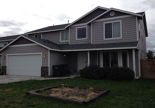 2nd image of 604 Chelan Ave