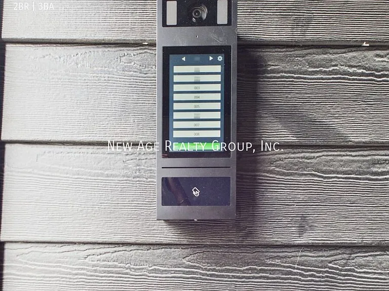 1320 Grove St #2 — Photo 2