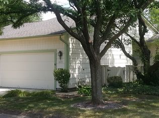 6853 Larkspur Ct #6853, Woodridge, IL 60517