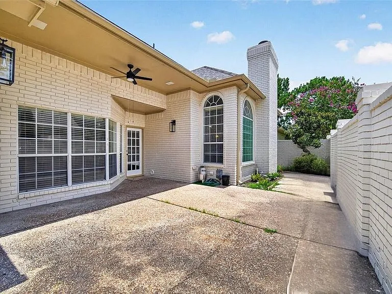 14303 Reissen Ln — Photo 46