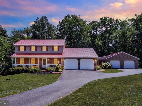 824 Rocky Rd, Red Lion, PA 17356