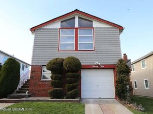 25 Dierauf St, Staten Island, NY 10312