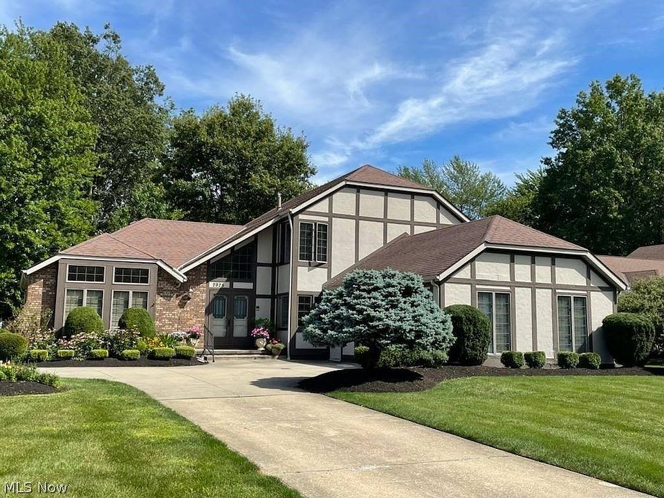1st image of 2925 Margaretta Dr