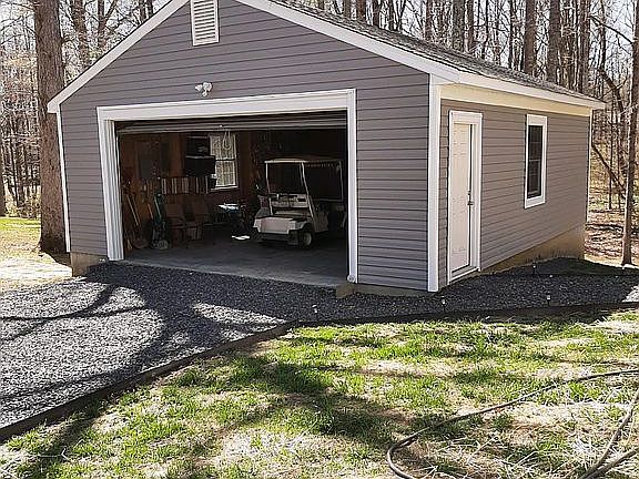5th image of 15108 Poplar Ct