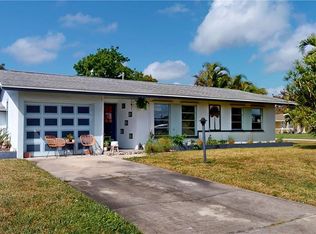 5216 Versailles Ct, Cape Coral, FL 33904