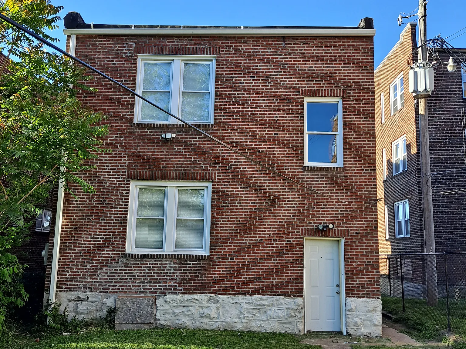 5910 Horton Pl — Photo 2