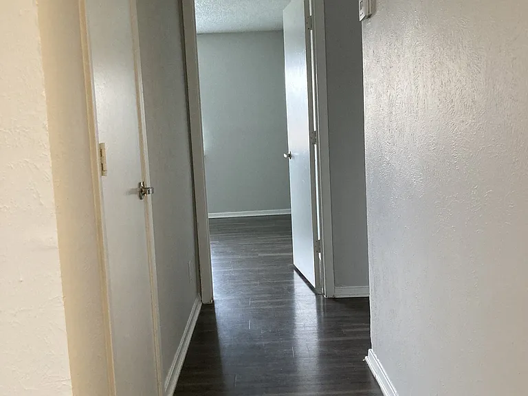 Summerwind Apartments — Photo 30