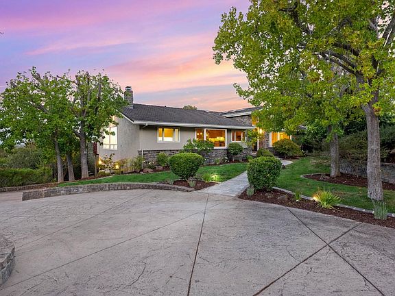 3rd image of 21178 Maria Ln