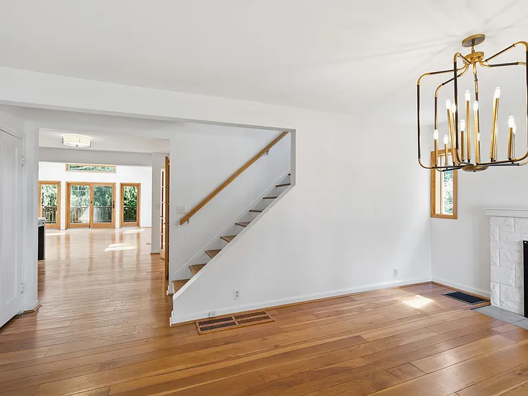 7767 Shawnee Run Rd — Photo 4