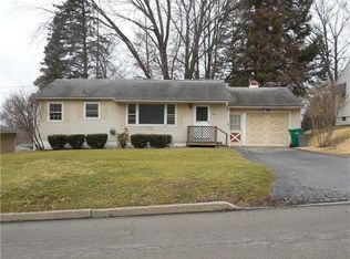 402 Indiana Ave, Farrell, PA 16121