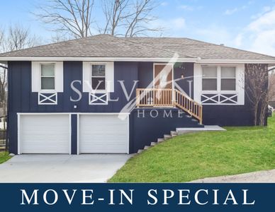 221 SW 20th St, Oak Grove, MO, 64075
