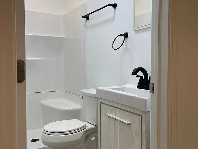 376 Brockway Ave #A — Photo 8