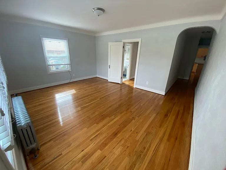 2424 NE Couch St #201 — Photo 6