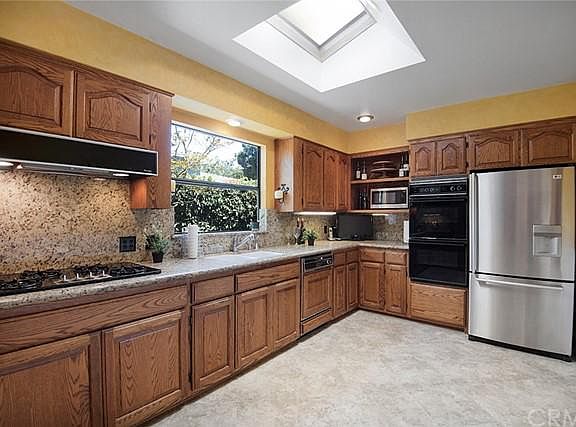 5th image of 227 N California St