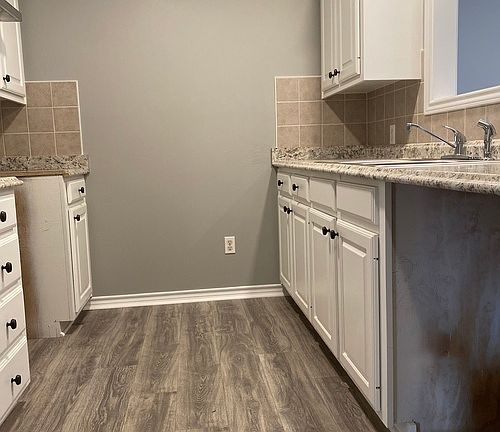 4th image of 171 Private Road 4434 Unit 1