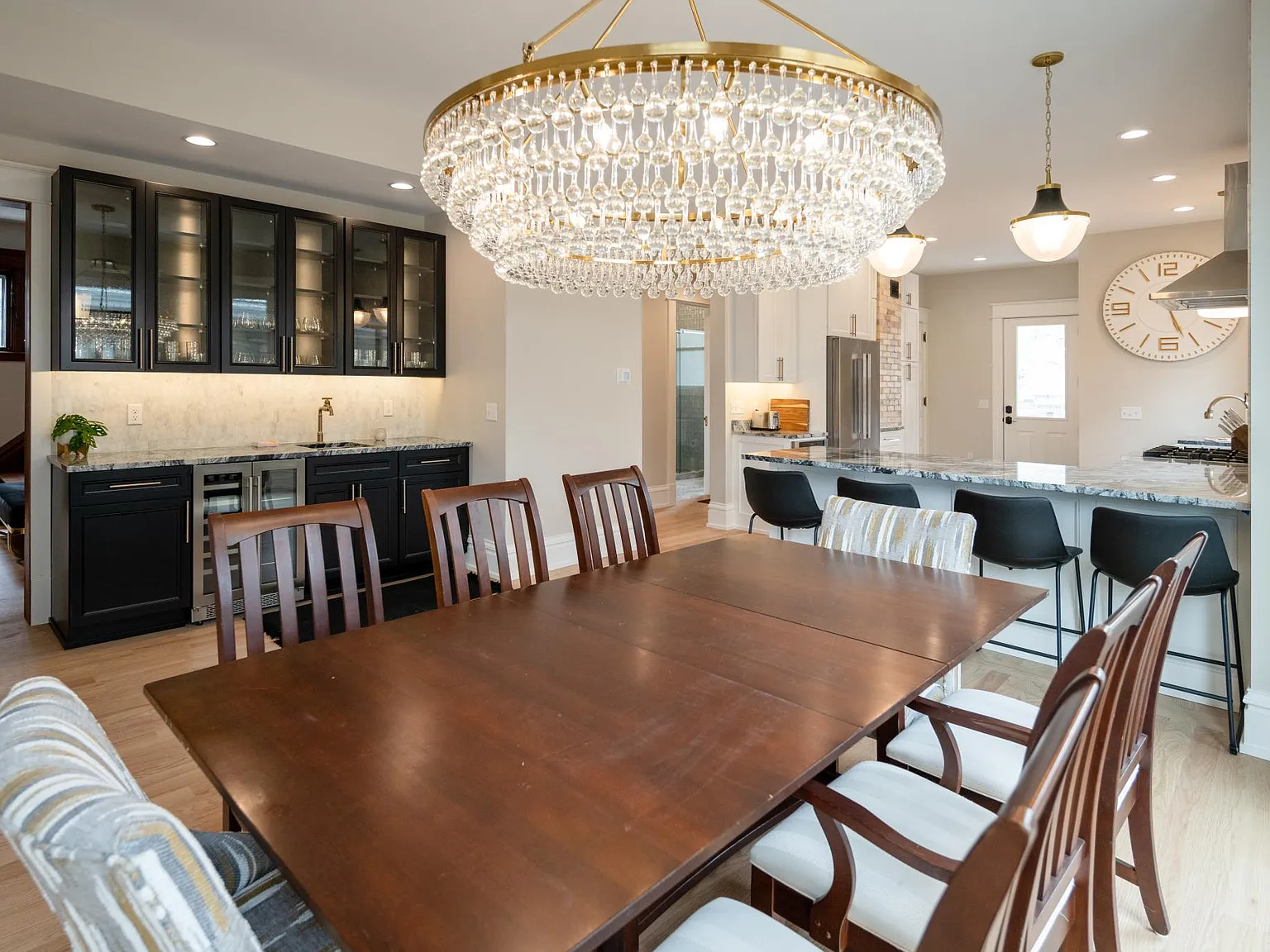 4 bed, 4.5 bath, 3289 sqft, $2,800 — Photo 2