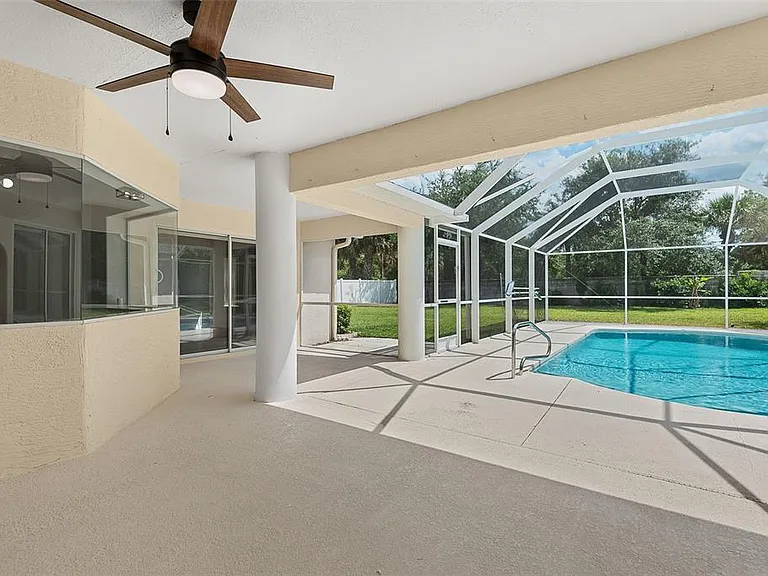 14 Colechester Ln — Photo 41